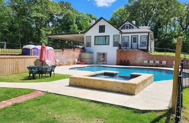 Exclusive & Privacy 10-Bedroom Estate Compound with Pool and Hot Tub