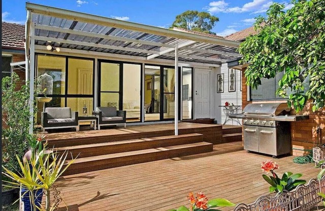 A house close to Macquarie University and shopping Centers