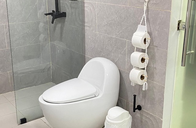 Glass Room in the Mansion, Pool, Chef