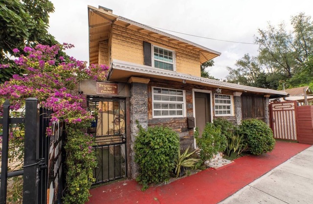 Entire House Five Vintage-Style Theme Rooms