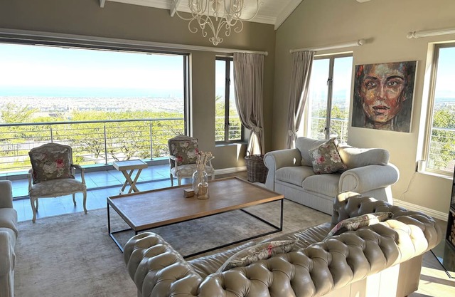 Beautiful house with a fantastic view of False Bay - a secure property