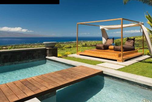 Ultimate Family Escape: Private Residence with Infinity Pool Jacuzzi WiFi Outdoor Shower Gourmet Kitchen