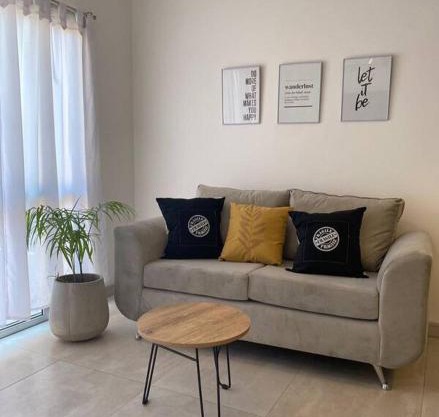 Moderno y confortable departamento PB con cochera