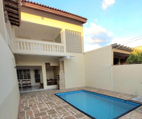 Bela Casa Completa com Piscina
