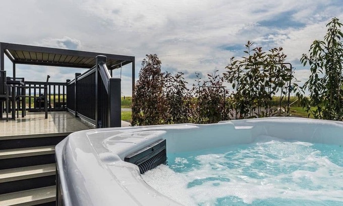 Carlton-in-Cleveland Cabin | 3 bedroom accommodation in Great Ayton, Yorkshire Moors and Coast