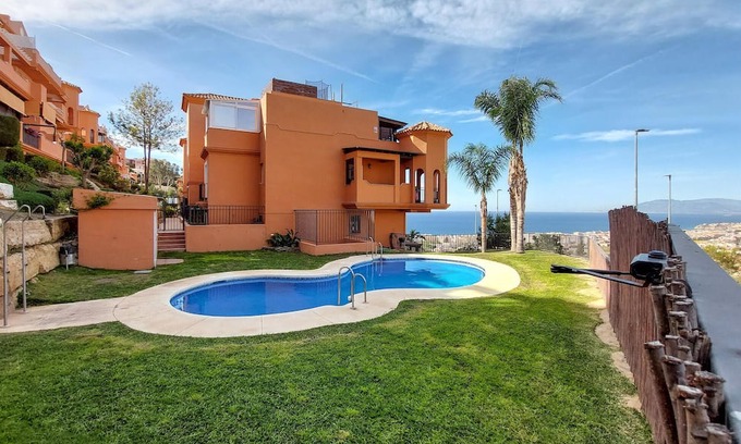 Rincon de la Victoria Apartment | On the coastal hills of Rincon de la Victoria welcomes you this large and comfortable apartment with
