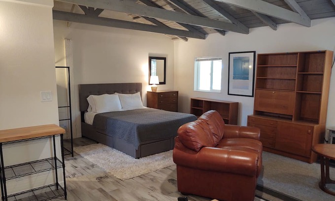 Amesti Cottage | Cozy contemporary studio. Private and serene. 31-night minimum stay.