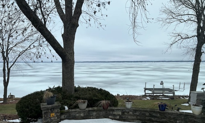 Butte Des Morts House | Lake Butte des Morts Home 15 minutes from EAA