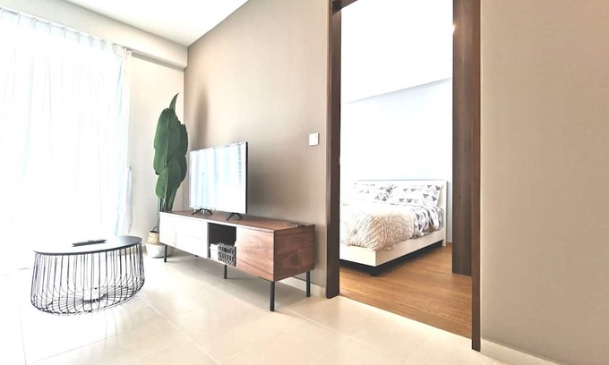 Geylang Apartment | 3BR Large City Apartment Kallang Train Central