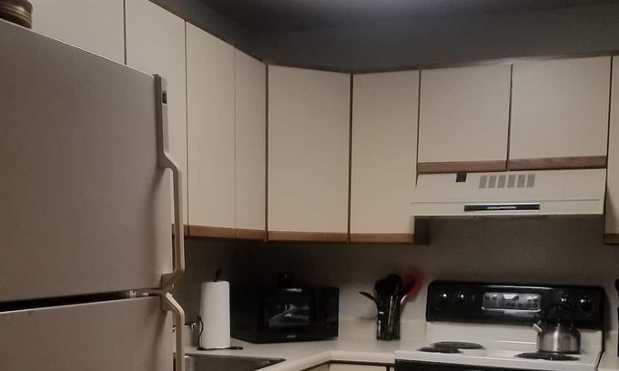 Bangor Apartment | 1 bdr, safe, secure building, centrally located in Bangor Maine.