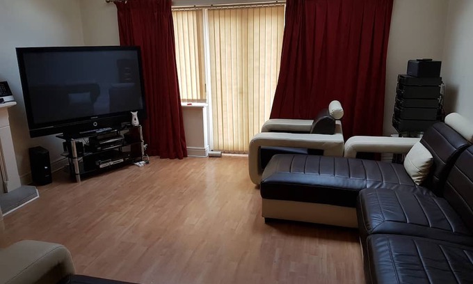 Colchester House | Home away from Home Stress free, Relax and Enjoy