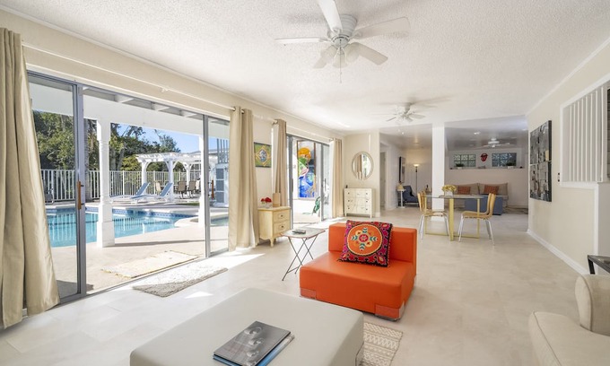 Doctor Phillips House | Water Front Villa Close Disney and Universal