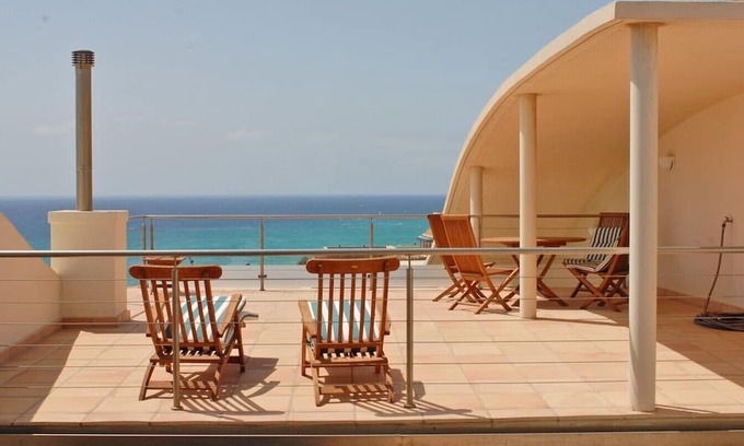 Bahia Calma Villa | Villa, private pool and fiber optic internet, close to the sea, sheltered courtyard
