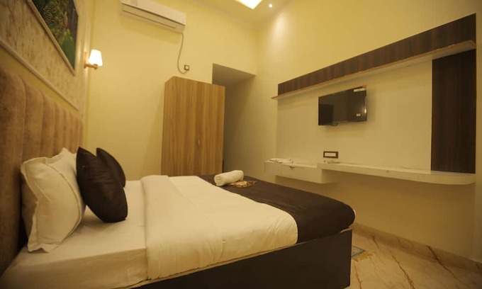 Mathura Hotel | Hotel Om Vilas