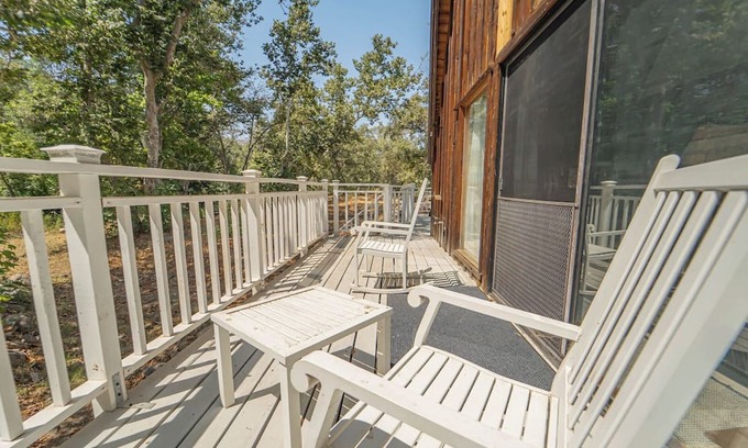 Three Rivers Cabin | Sequoia Vintage A-frame River Retreat