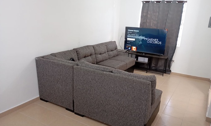 Apodaca House | Casa 2 recámaras zona aeropuerto clima total