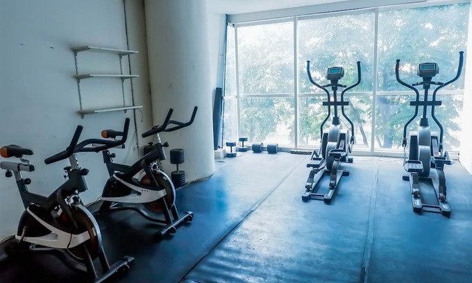 Siwalankerto Apartment | Best Price Studio Near Petra University At High Point Serviced Apartment