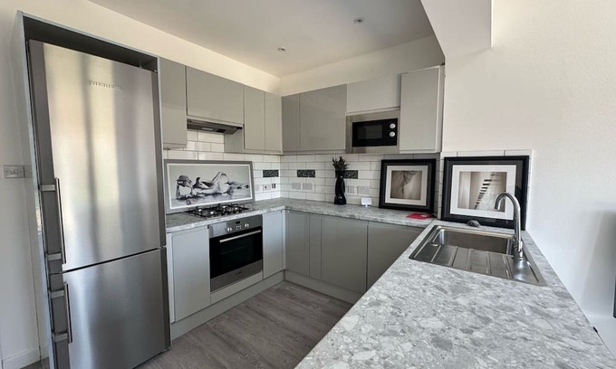 Belvedere Apartment | Three Double Rooms in Spacious Home