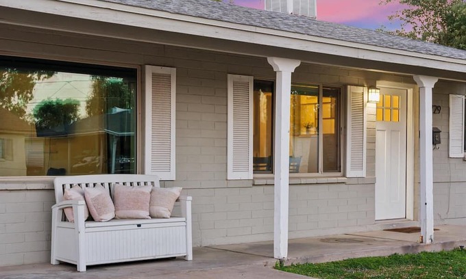 Cavalier Vista House | *5 Min to Old Town | Huge Backyard! | Golf 3 Min*