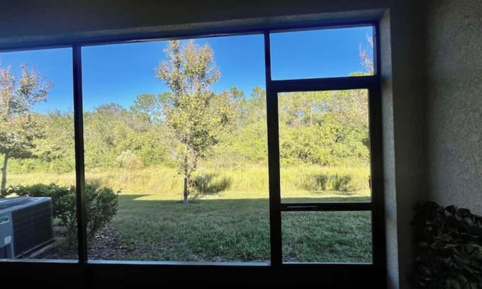 Balm House | 3-bedroom Blue escape townhome in delightful Ruskin,Suncity,Riverview area