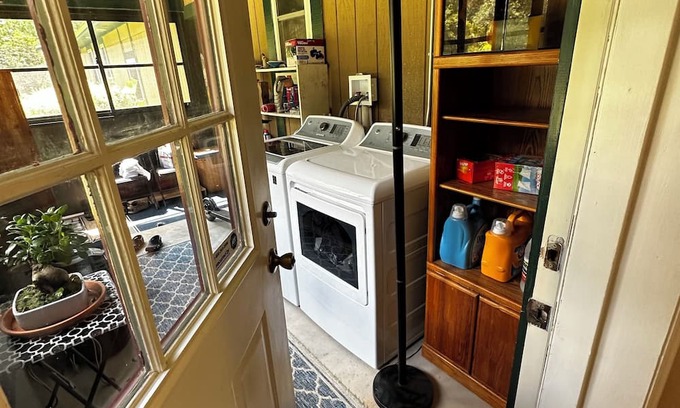 Tallahassee Apartment | Newly renovated 100% privacy Very quite studio with private entrance