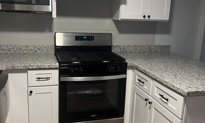 Chalmette Apartment | Cozy 2-bedroom apartment with AC, WiFi in charming Chalmette