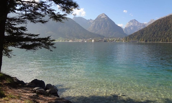 Steinberg am Rofan Apartment | Cosy apartment for 20 guests with WIFI, patio, pets allowed and parking