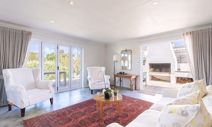 Onrus House | Coastal Elegant 4 Bedroom Home