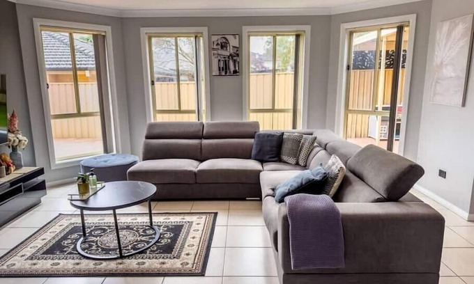 Prestons House | KozyGuru | Prestons Dream Holiday House + Parking