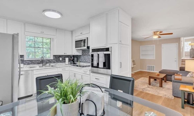 New Castle House | NEW LISTING! Monterey Retreat (3-Bedroom Home) by RedAwning