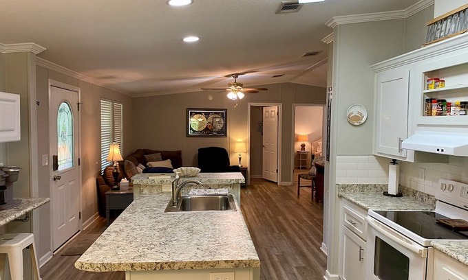 Crawfordville House | Kathy's Cove - Charming 3 bedroom house with AC and WiFi in Crawfordville