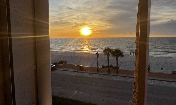 Pass-a-Grille Condo | Cozy Pass-a-Grille on the Beach Condo