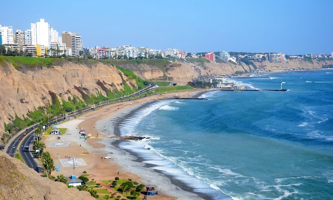 Santa Cruz Apartment | Only steps away La Marina Boardwalks and Gourmet area