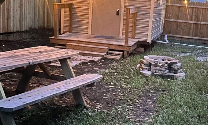 Wesconnett Cabin | Cozy cabin in welcoming Jacksonville with AC