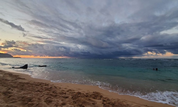 Mokuleia Apartment | North Shore Ocean and Mountain Views Steps to Aweoweo Beach Park Pet friendly