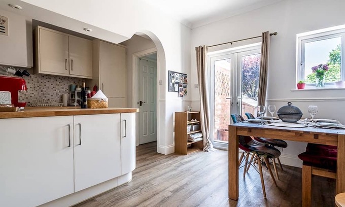 Exeter House | Pass the Keys | Bright and homely in a vibrant area of Exeter