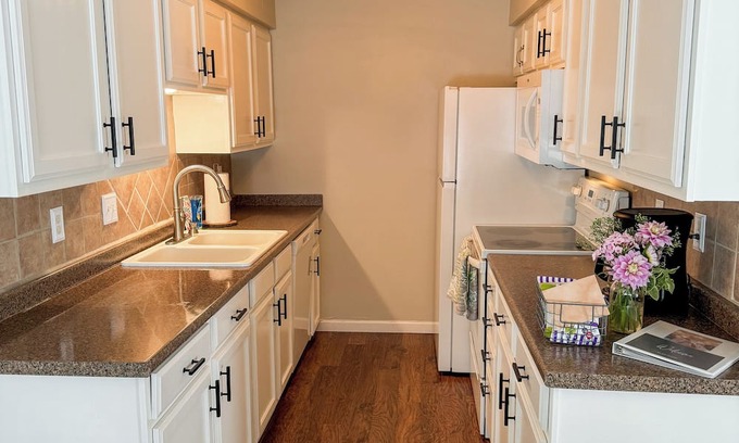 Bismarck Condo | Lovely 2-bedroom condo in the heart of Bismarck