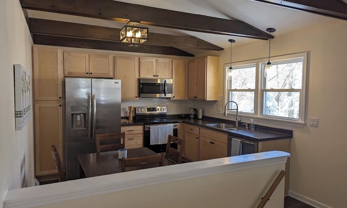 Whitewater House | Charming 3-bedroom house in peaceful Whitewater with WiFi, AC