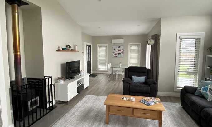 Canyonleigh Cottage | Argyle Cottage @ Nielshouse Guesthouse on 5 acres of rural countryside