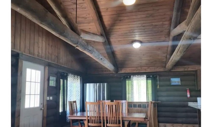 Fishtail Cabin | Private 4-bedroom cabin with WiFi, AC in awesome Nye,Mt. Many nearby attractions