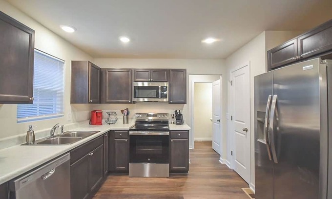 Olivia House | NEW BUILD Carolina Lakes 4 bdr