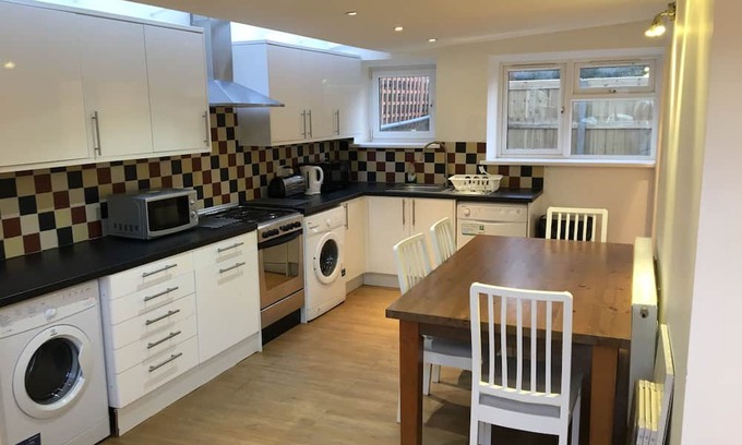 St. George's Apartment | Quiet spacious basement and ground floor apartment