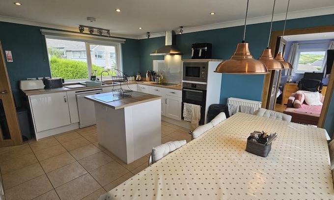 St. Mawes Cottage | Sunnybanks - a holiday home that sleeps 8 guests in 4 bedrooms