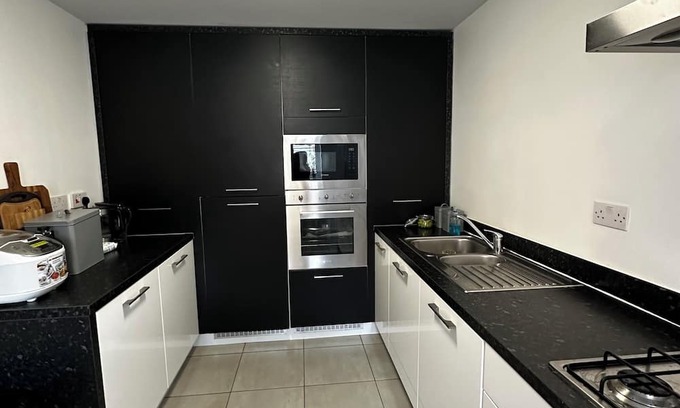 Loughton House | A comfortable room with ensuite