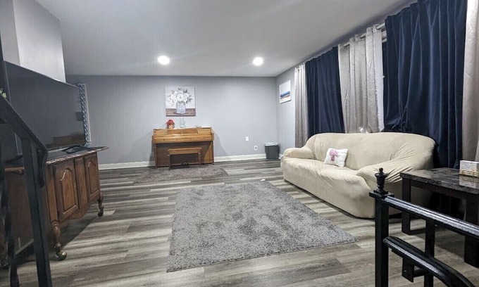 East York House | Haines Acres Meadow Retreat