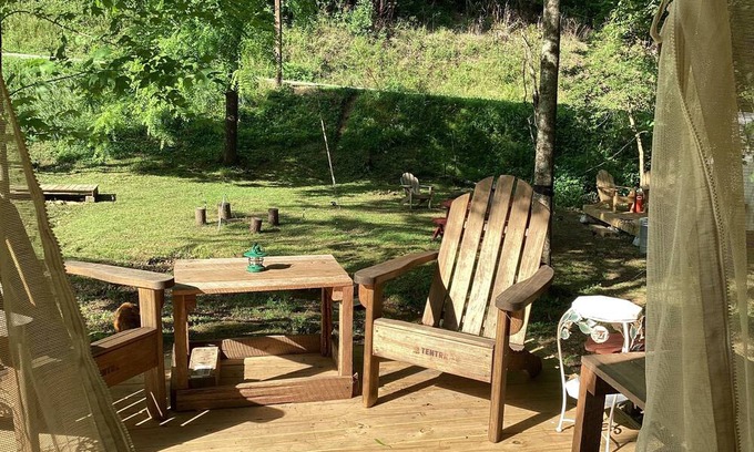 Turtletown RV Rental | Luxury Tent Ultimate in privacy and amenities Only 7 minutes to attractions