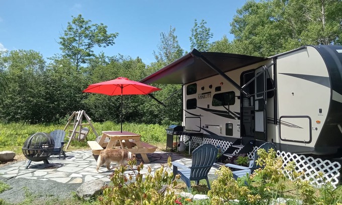 Seal Cove House | Cozy mobile home with WiFi and AC in the most beautiful location in Acadia.