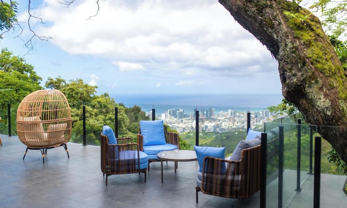 Manoa House | Tropical Jungle Ocean View Guest House