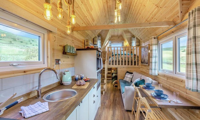Colne Cottage | The Tiny House is set within acres of rolling countryside.