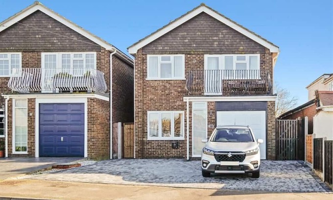 Herne Bay House | Stunning family holiday home, walking distance to Reculver Beach, Kent